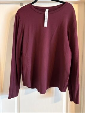 Long Sleeve Crewneck Top in Deep Wine